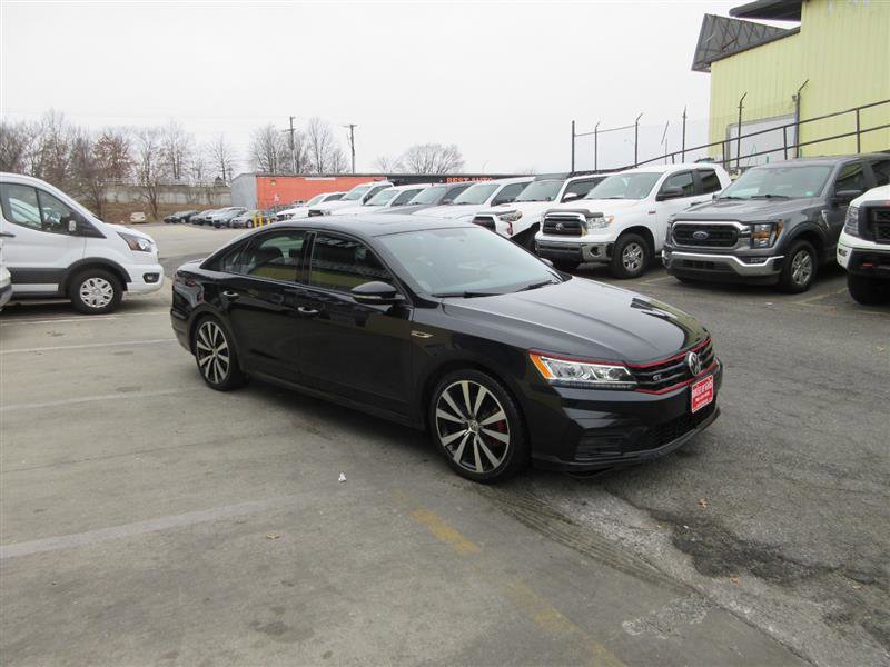 Used 2018 Volkswagen Passat 3.6 image 9