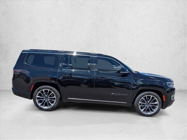 Used 2023 Jeep Wagoneer Series III w/ Premium Group I AWD/4WD image 3