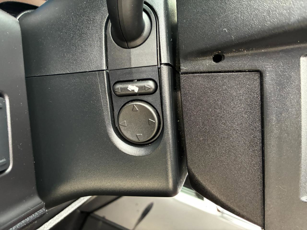 Used 2017 Ford Expedition EL Platinum image 30