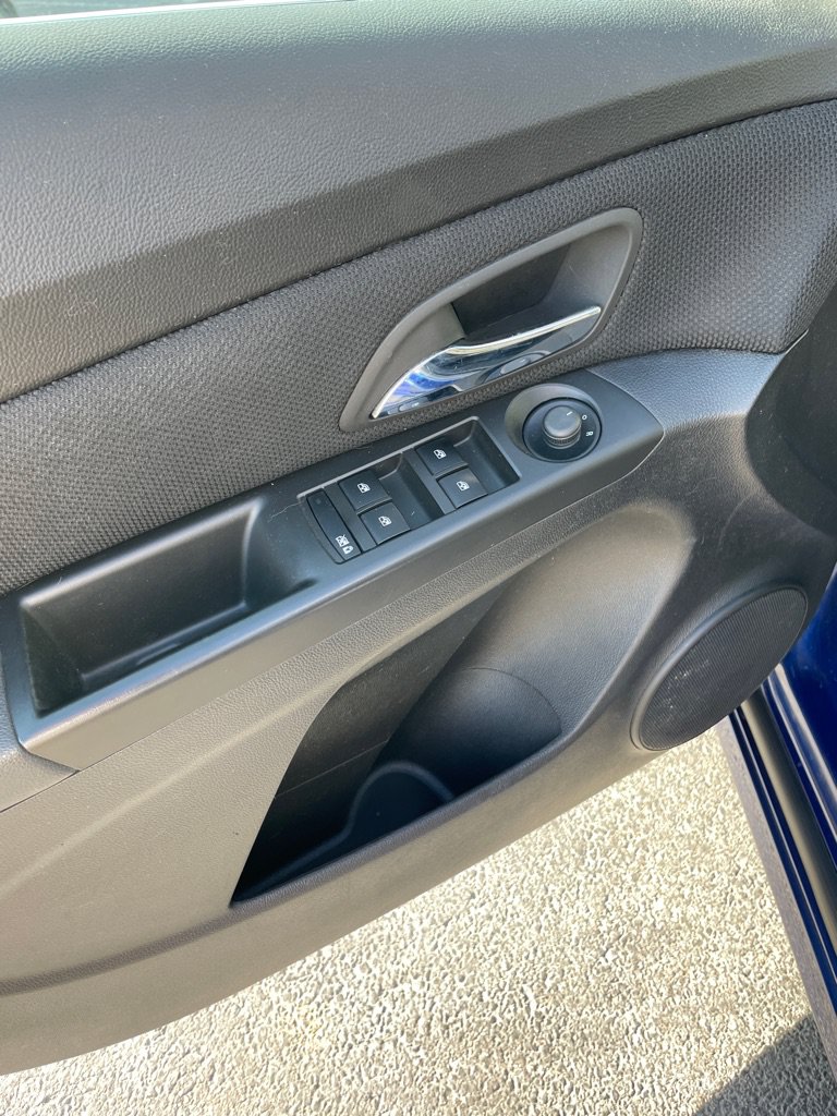 Used 2013 Chevrolet Cruze LT w/ RS Package FWD image 11