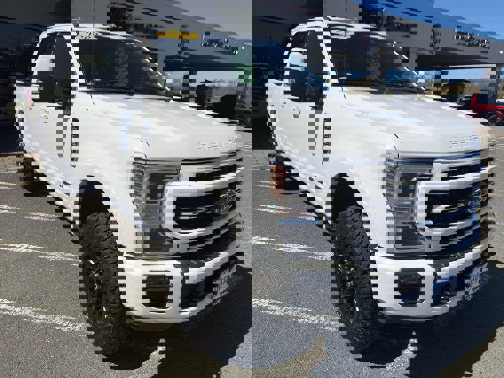 Used 2022 Ford F250 Lariat w/ Tremor Off-Road Package image 31