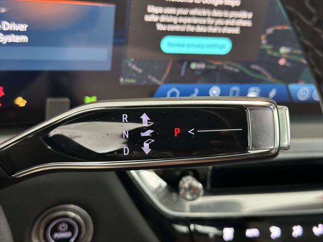 Certified 2024 Cadillac Lyriq Luxury image 32