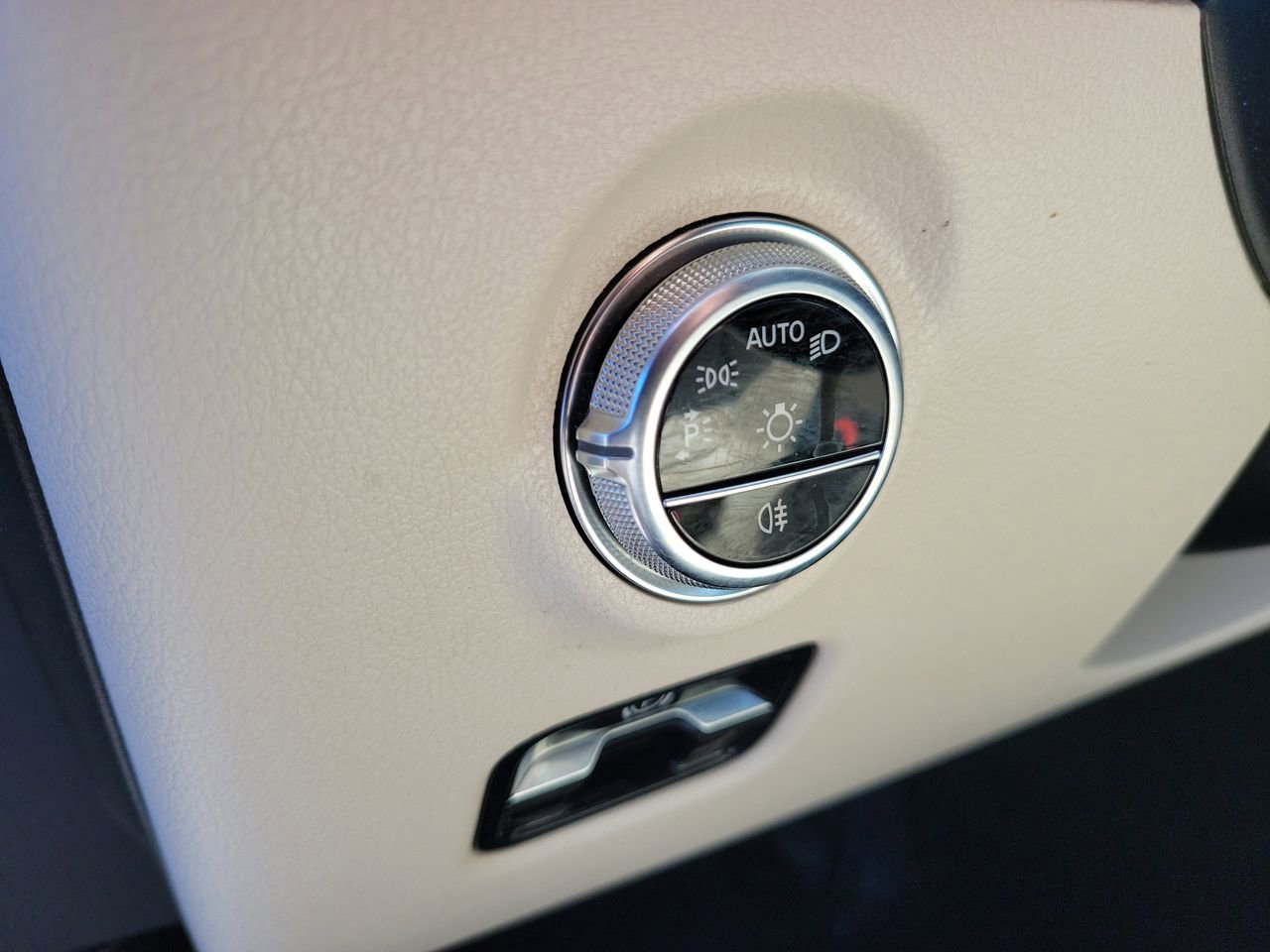 Used 2022 Mercedes-Benz C 300 Sedan image 26