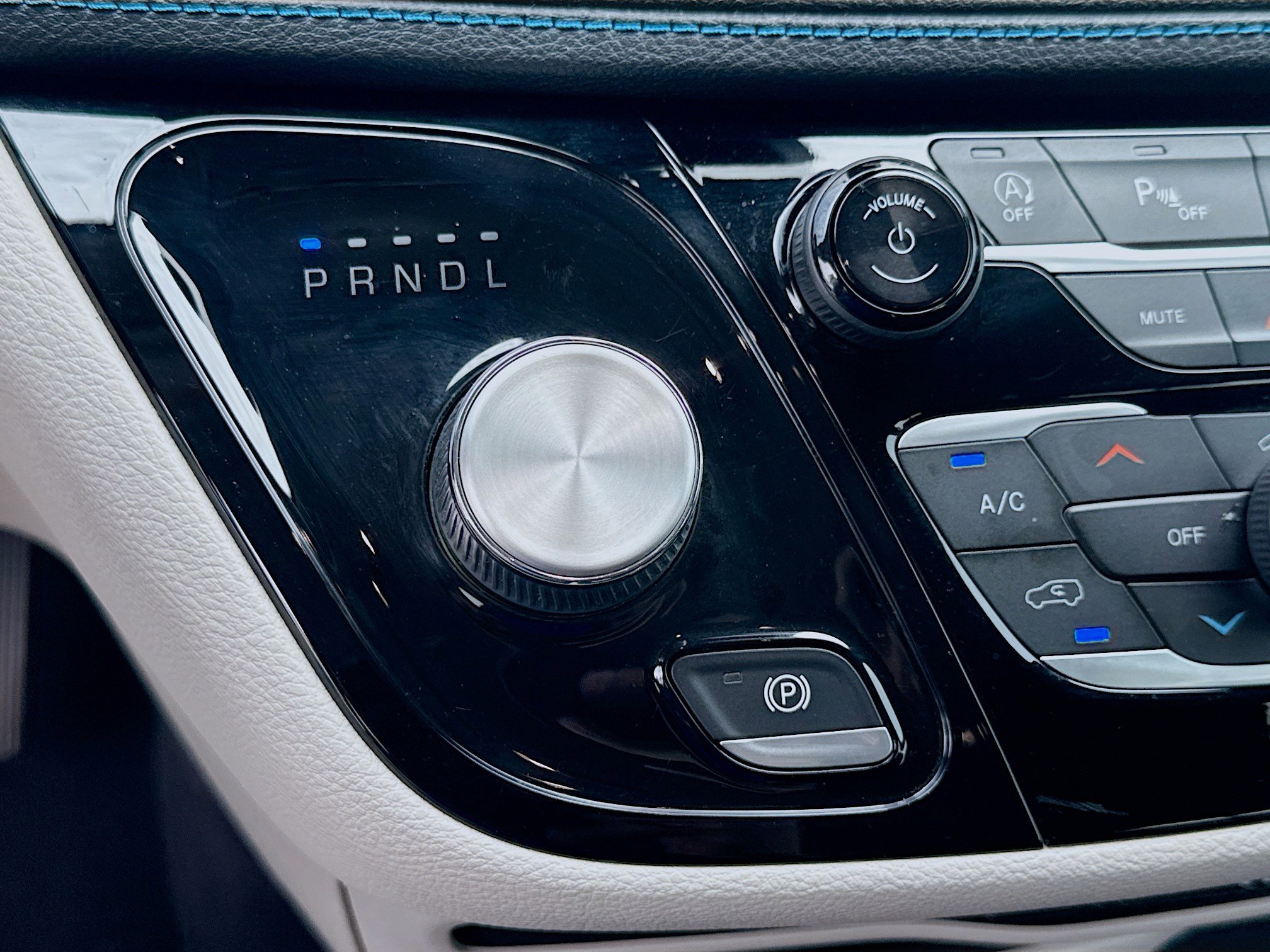 Used 2021 Chrysler Pacifica Touring w/ Cold Weather Group image 13