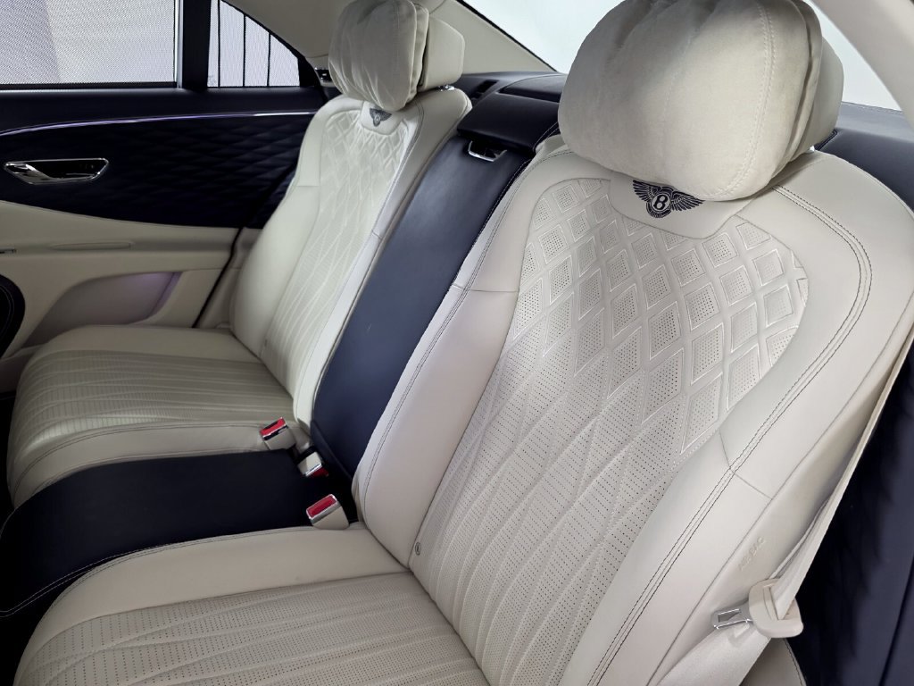 Used 2021 Bentley Flying Spur W12 AWD/4WD image 17