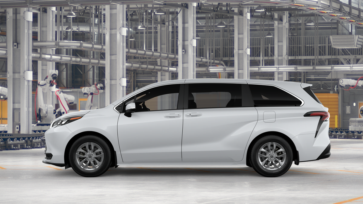 New 2026 Toyota Sienna LE FWD image 4