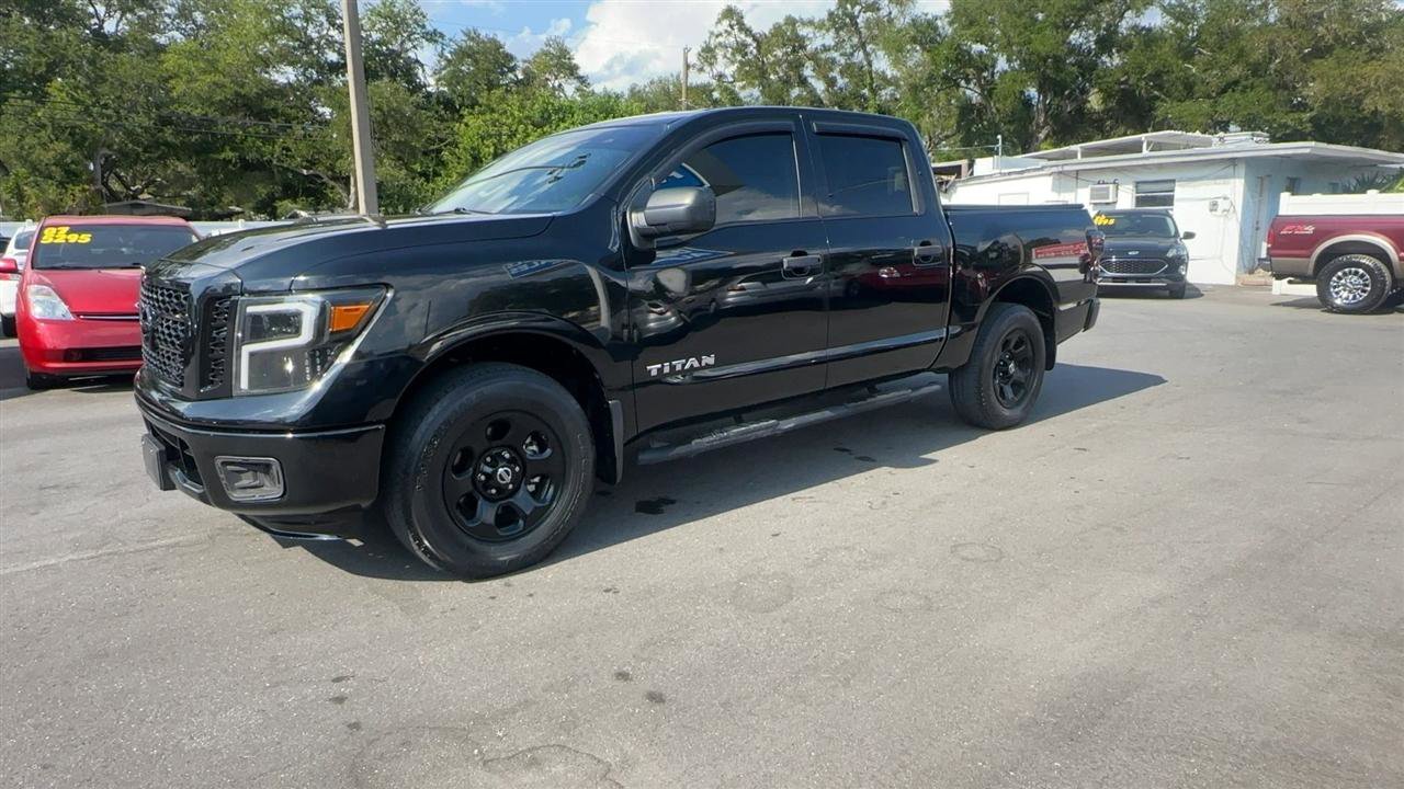 Used 2017 Nissan Titan S AWD/4WD image 18