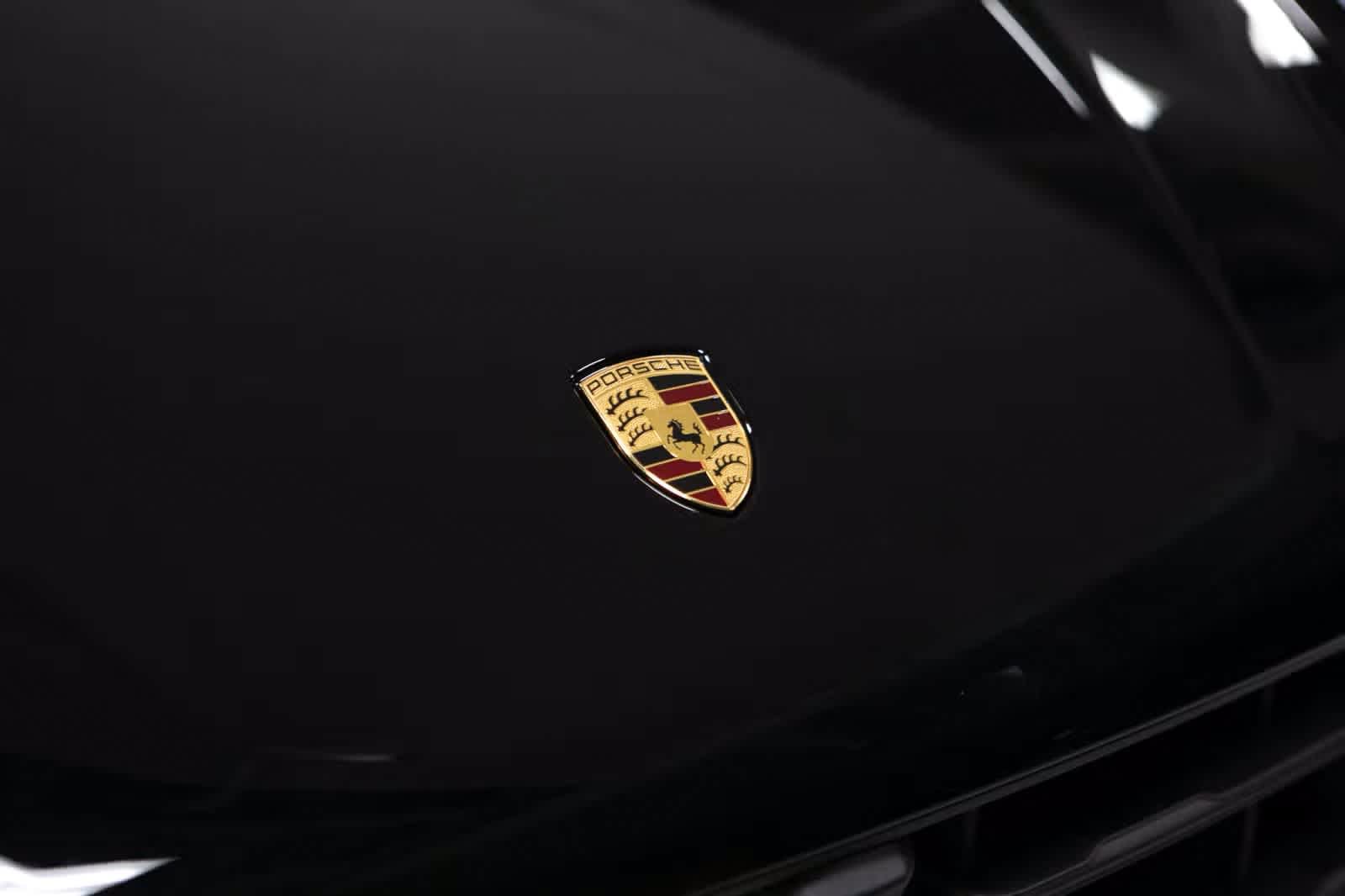 Certified 2026 Porsche Macan Turbo AWD/4WD image 17