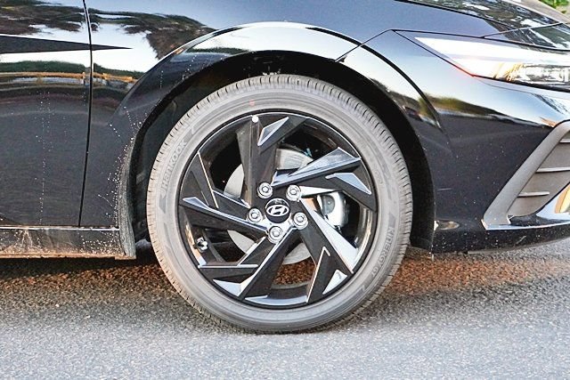 New 2026 Hyundai Elantra Sport FWD image 8