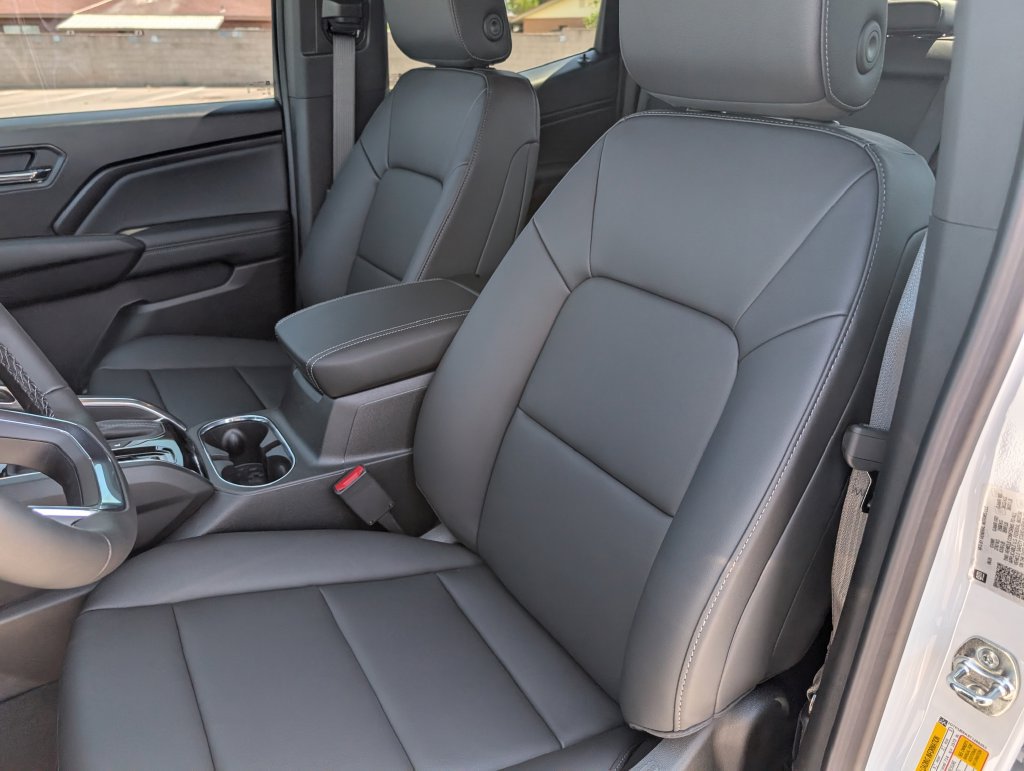 New 2026 GMC Canyon Elevation w/ Convenience Package RWD image 9
