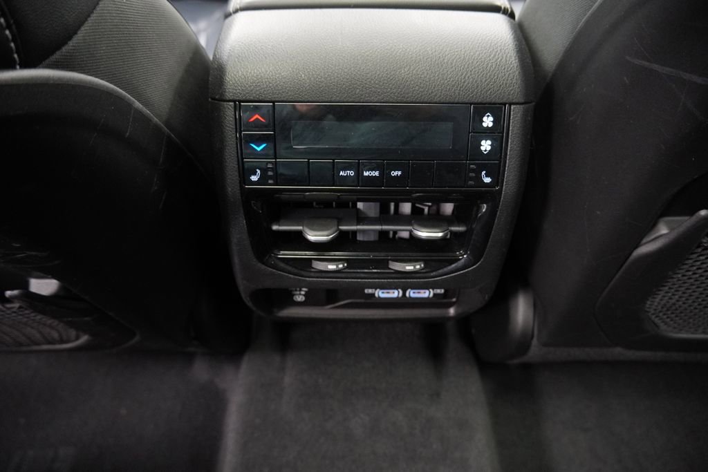 Used 2022 Jeep Grand Cherokee L Limited image 32