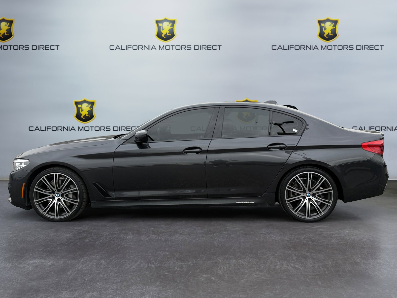 Used 2019 BMW 540i w/ M Sport Package image 2