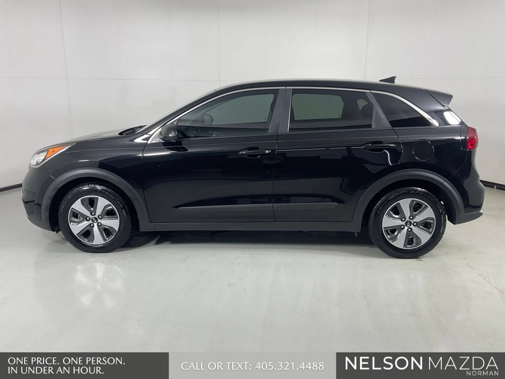 Used 2017 Kia Niro FE FWD image 9