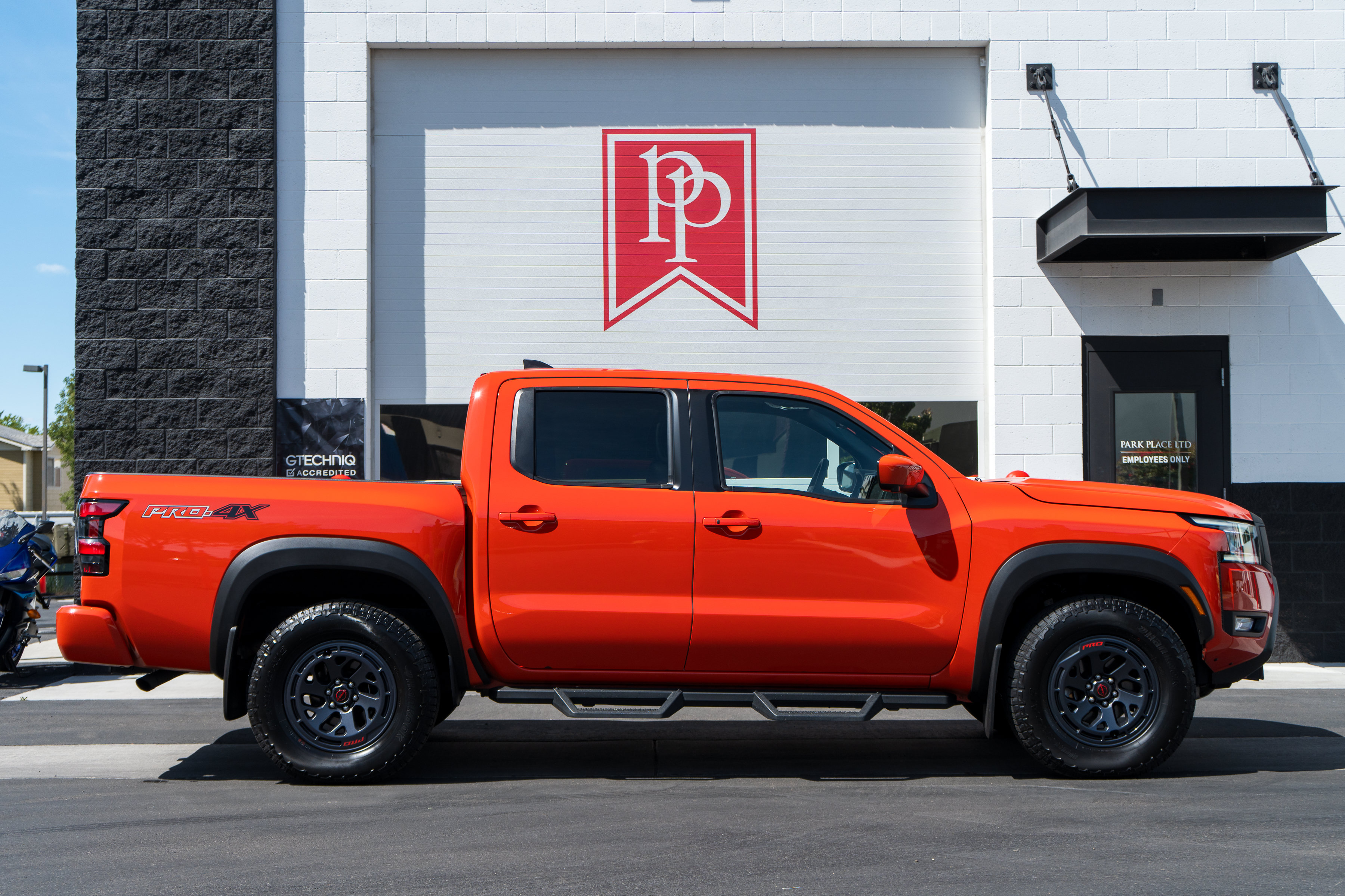 Used 2025 Nissan Frontier PRO-4X w/ Pro Premium Package AWD/4WD image 53