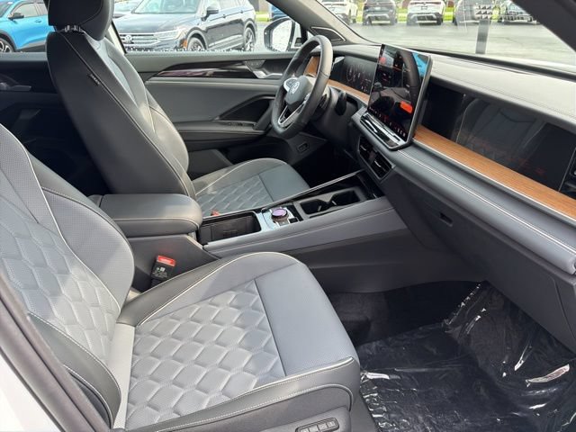 New 2026 Volkswagen Tiguan SEL R-Line AWD/4WD image 40