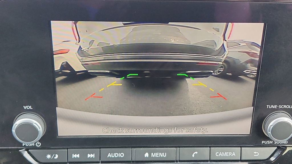 Used 2025 Nissan Pathfinder SV image 21