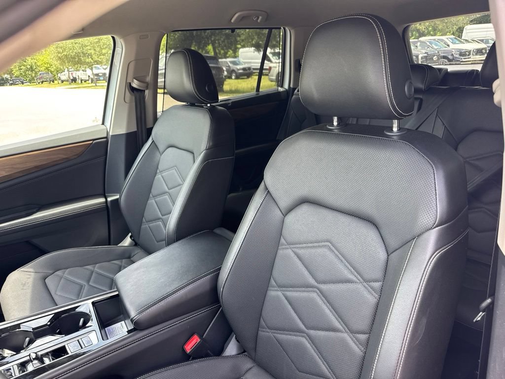 Used 2025 Volkswagen Atlas SE FWD image 10