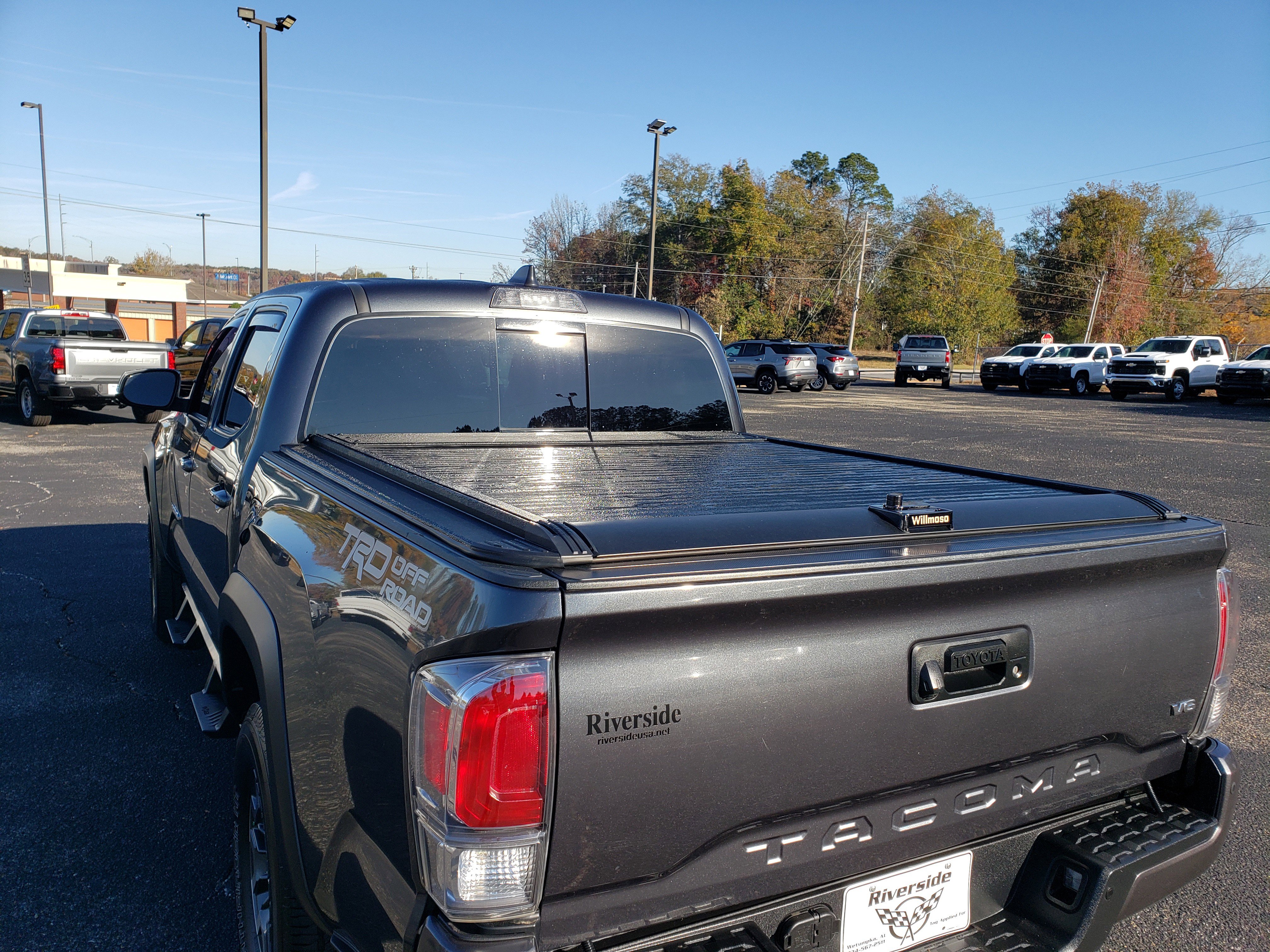 Used 2022 Toyota Tacoma TRD Off-Road w/ Technology Package image 12