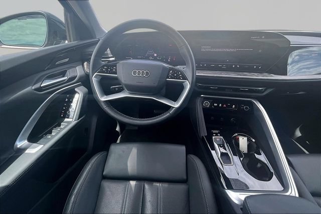 Used 2025 Audi Q5 Premium Plus w/ Premium Plus AWD/4WD image 5