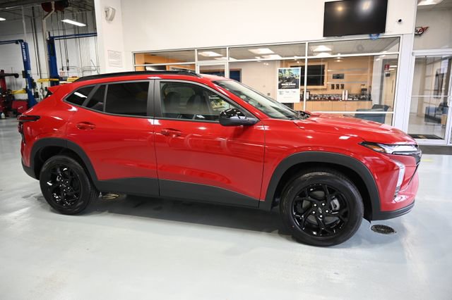New 2026 Chevrolet Trax LT w/ Driver Confidence Package FWD image 4