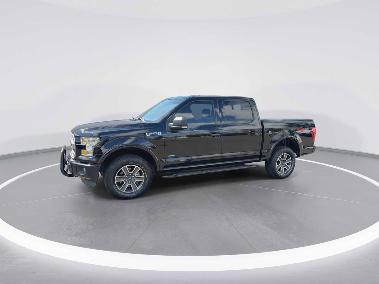 Used 2016 Ford F150 XLT w/ Equipment Group 302A Luxury AWD/4WD image 4