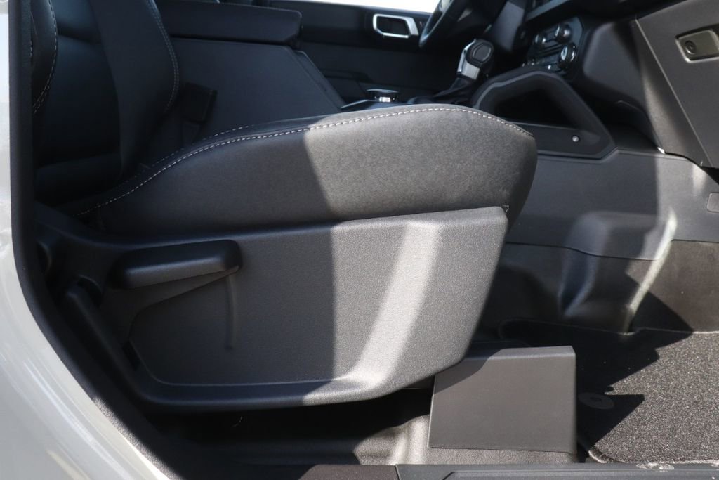 New 2025 Ford Bronco Badlands image 44