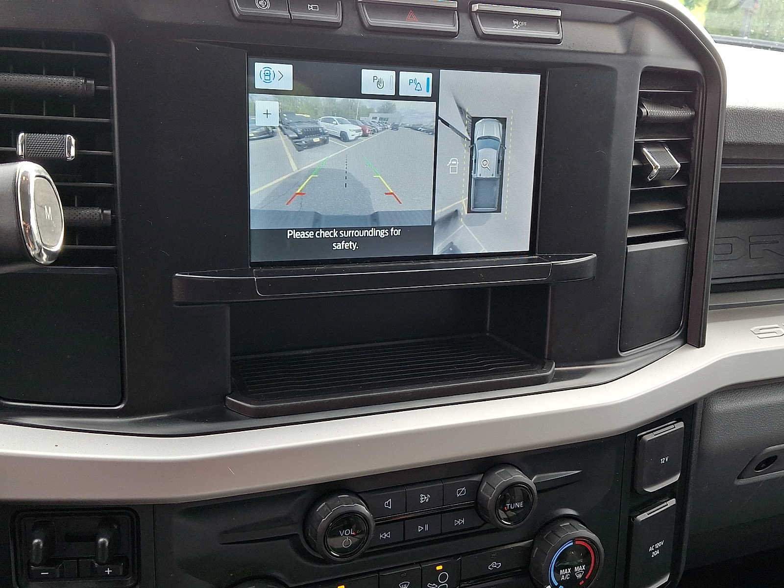 Used 2023 Ford F250 XL w/ STX Appearance Package AWD/4WD image 18