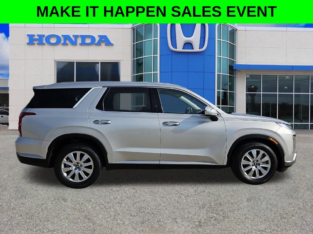Used 2025 Hyundai Palisade SEL FWD image 2