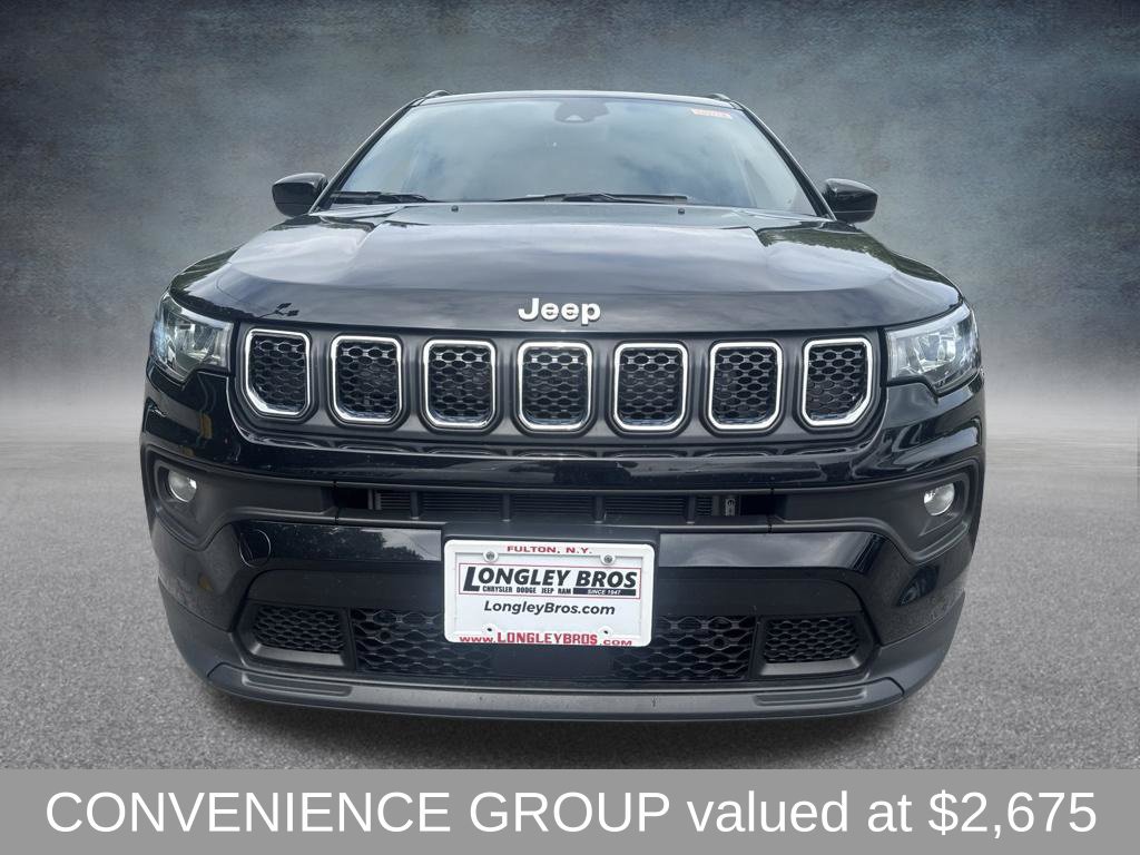 Used 2023 Jeep Compass Latitude w/ Convenience Group AWD/4WD image 3