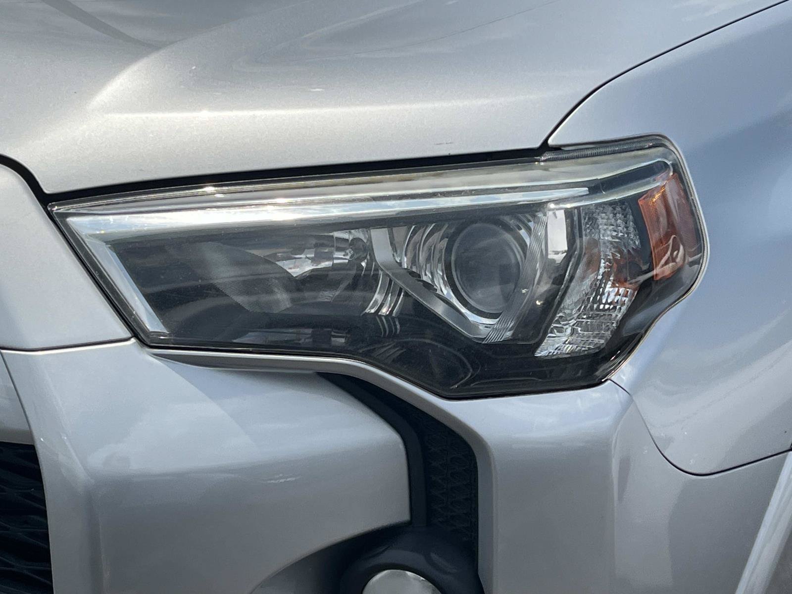 Used 2016 Toyota 4Runner Limited AWD/4WD image 4