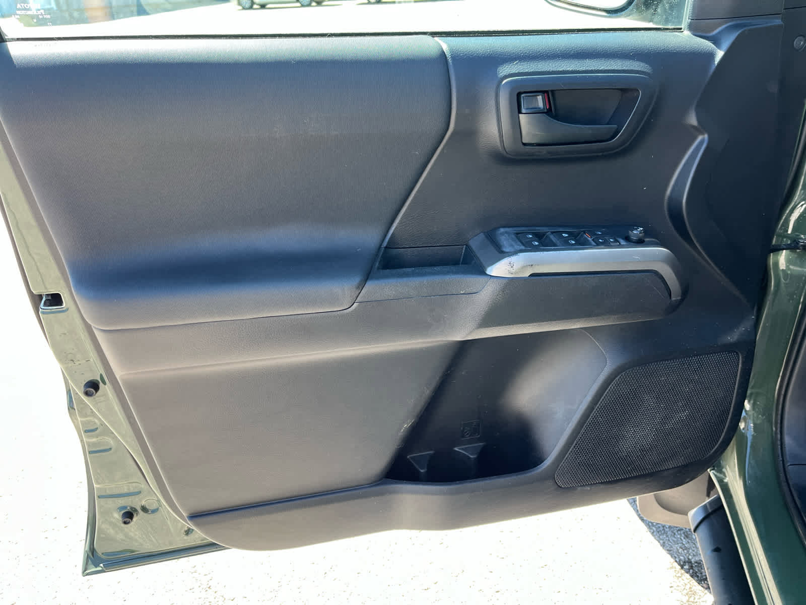 Used 2021 Toyota Tacoma SR5 w/ Trail Edition AWD/4WD image 11