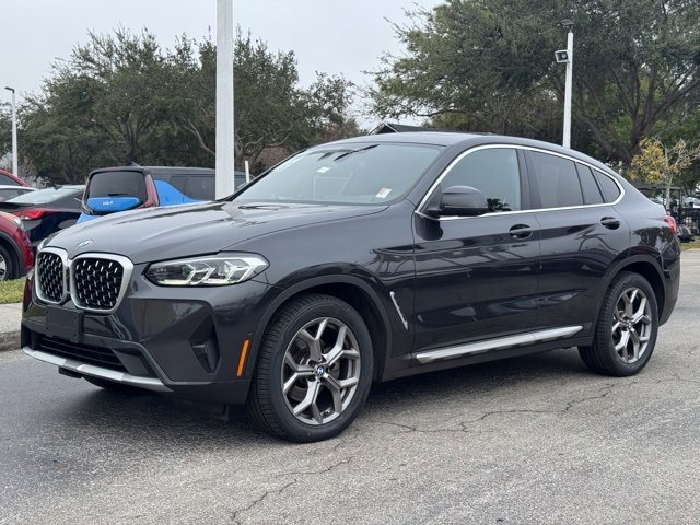 Used 2023 BMW X4 xDrive30i image 2