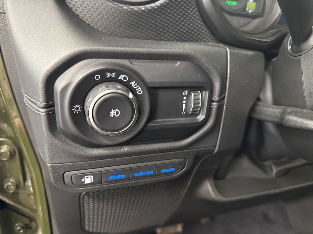 Used 2024 Jeep Wrangler Unlimited Rubicon 4xe AWD/4WD image 25