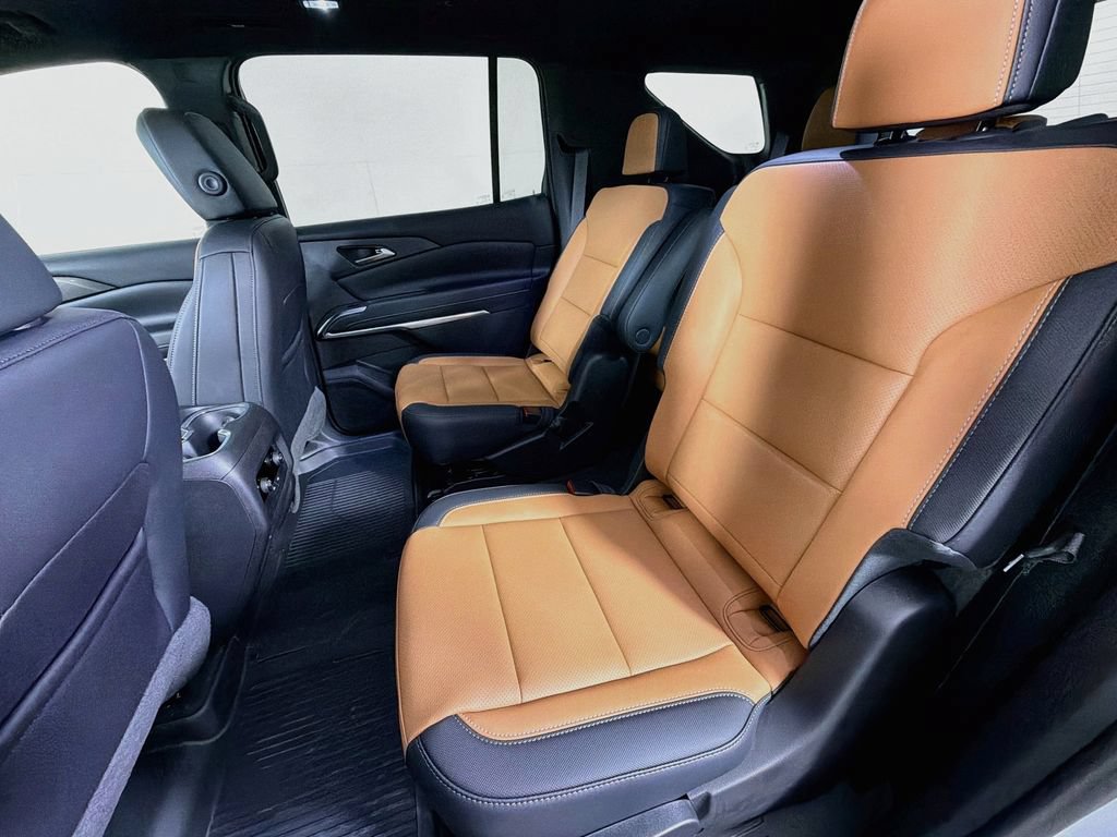 New 2027 Chevrolet Traverse Z71 w/ LPO, Floor Liner Package AWD/4WD image 18