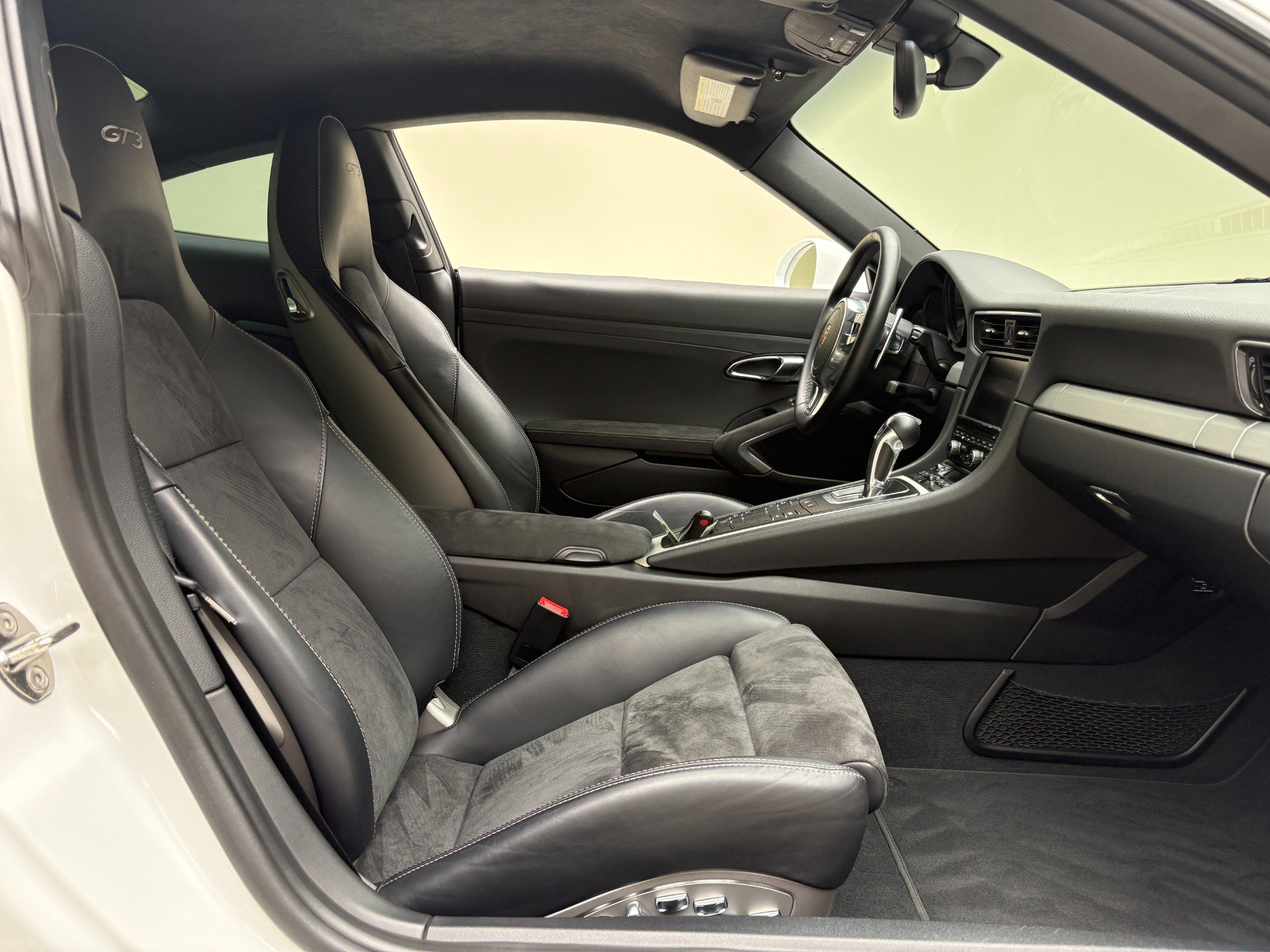Used 2015 Porsche 911 GT3 RWD image 13