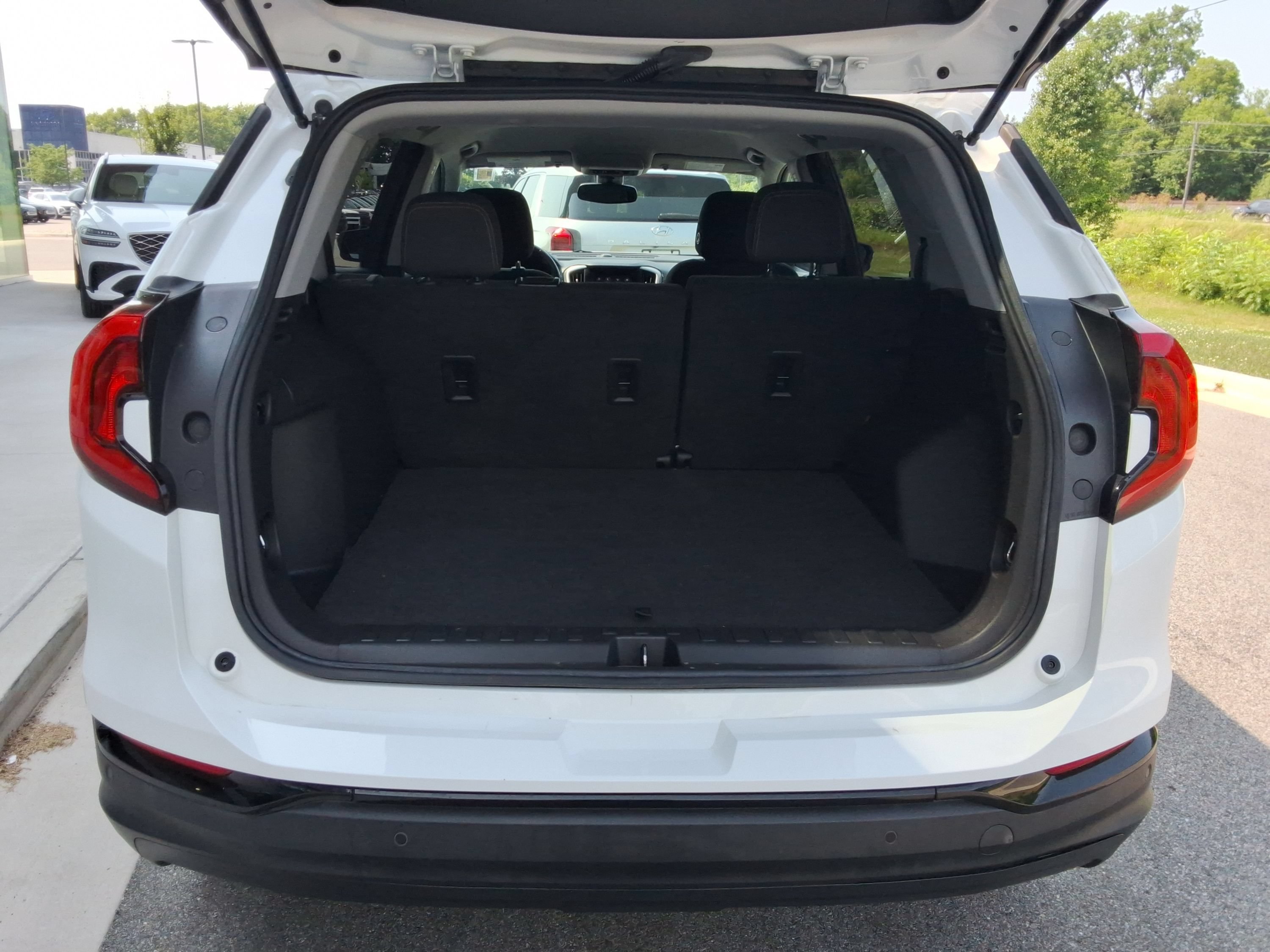 Used 2021 GMC Terrain SLE w/ Elevation Edition FWD image 31