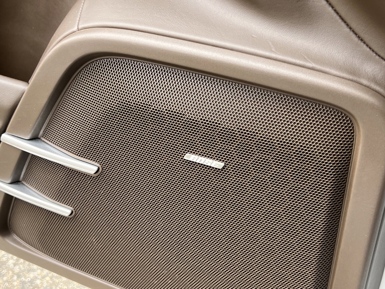 Used 2016 Porsche Cayenne Turbo S image 32