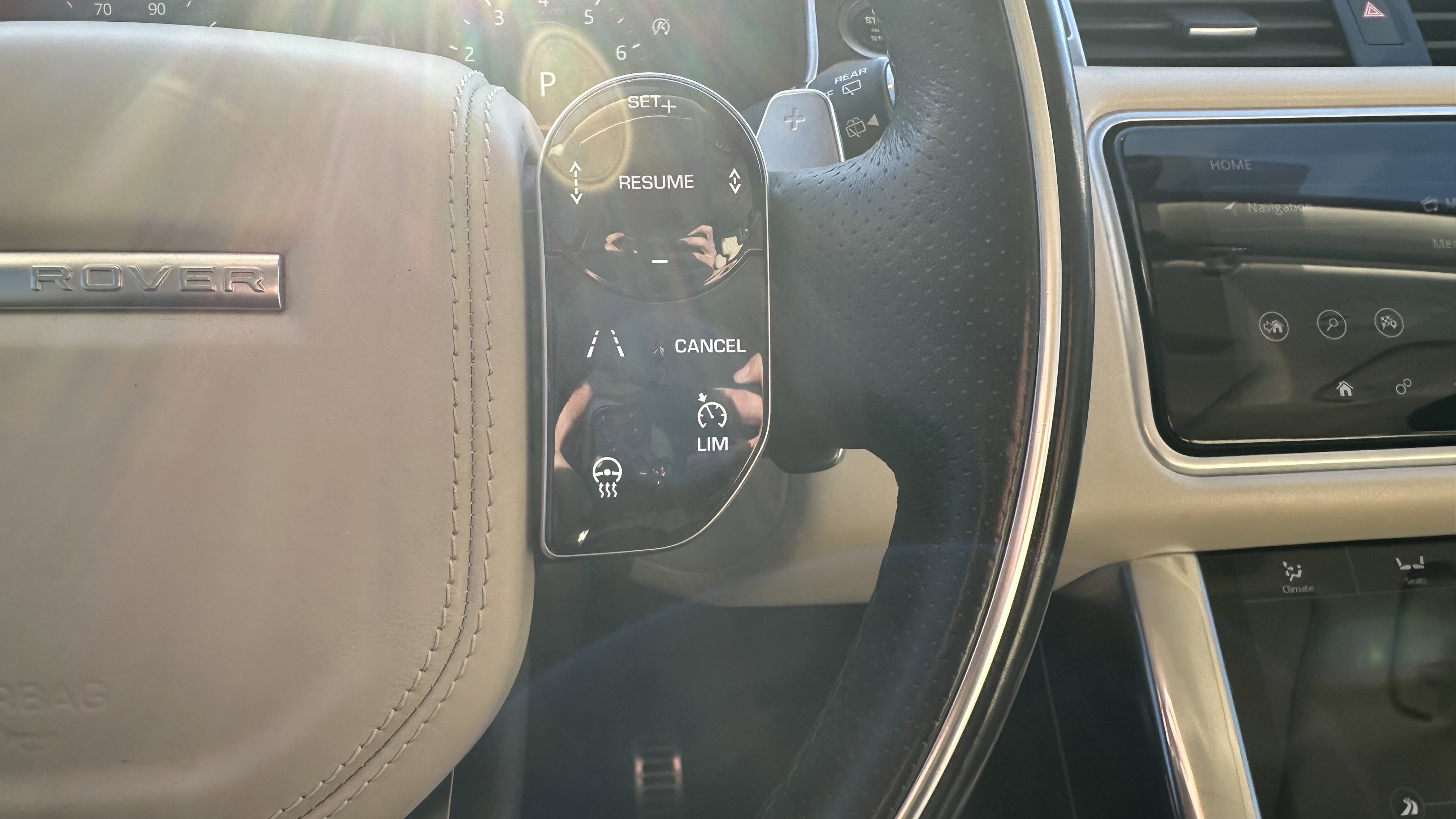 Used 2018 Land Rover Range Rover Sport HSE Dynamic image 20