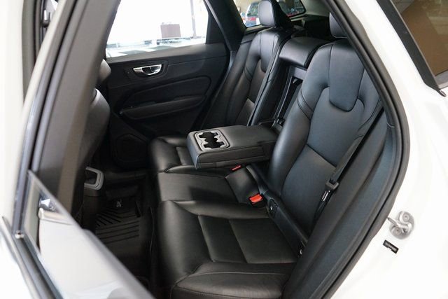 Used 2023 Volvo XC60 B5 Core image 51
