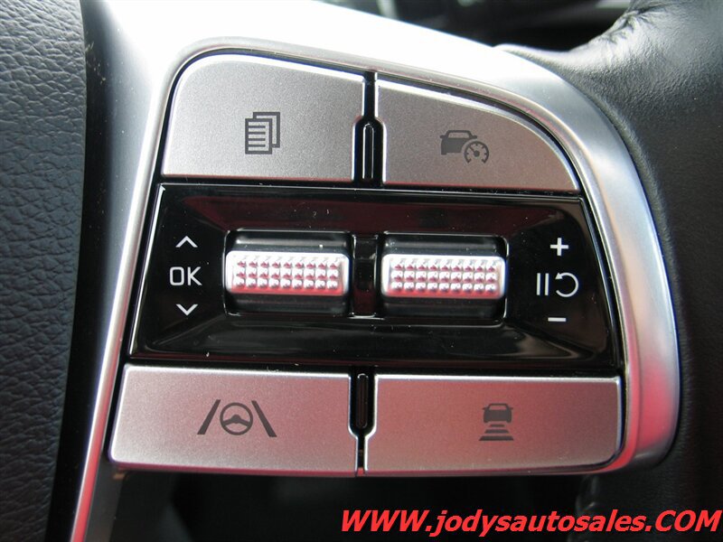 Used 2025 Kia Telluride S AWD/4WD image 14