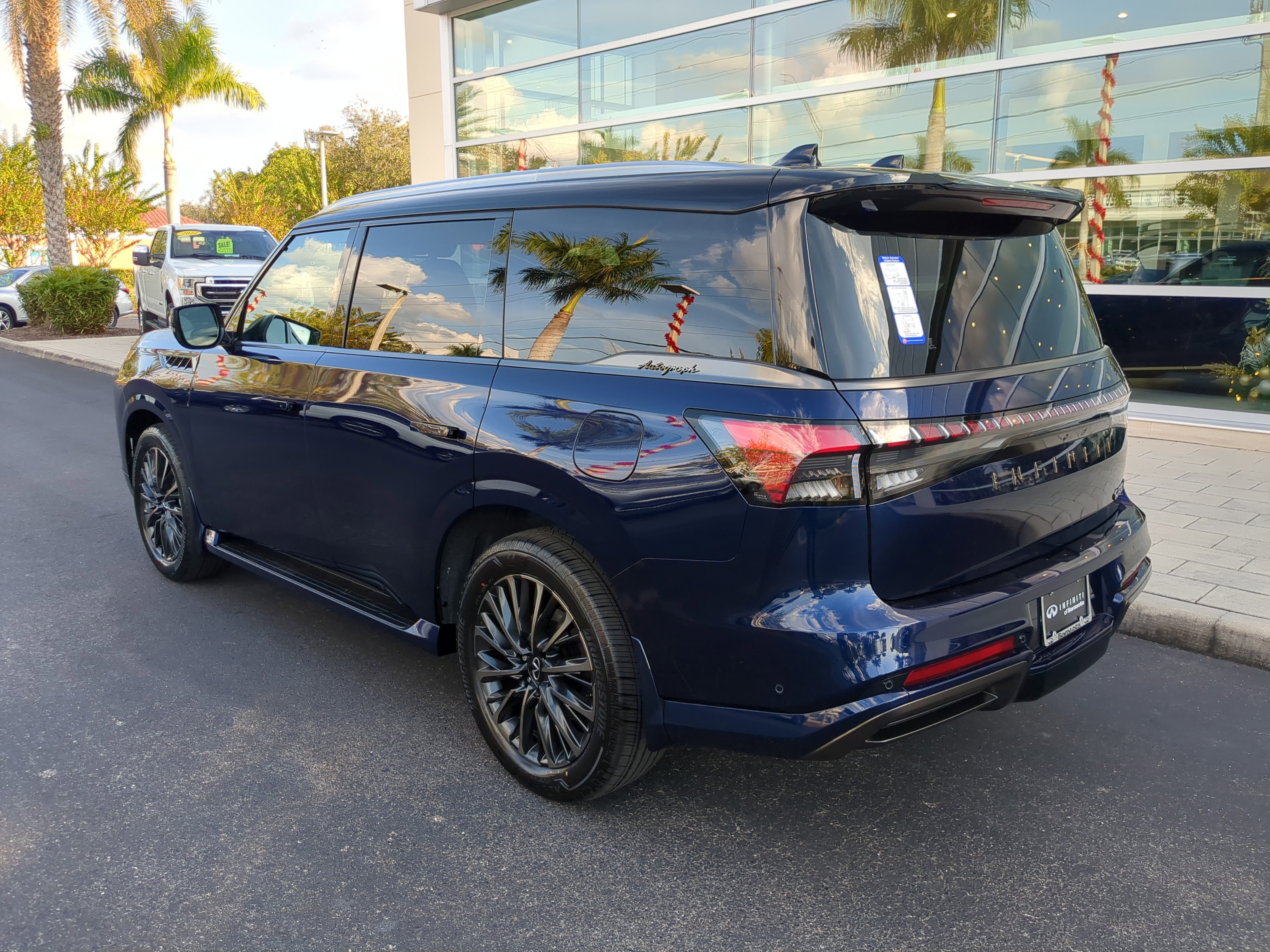 New 2026 INFINITI QX80 Autograph w/ Premium Cargo Package image 6