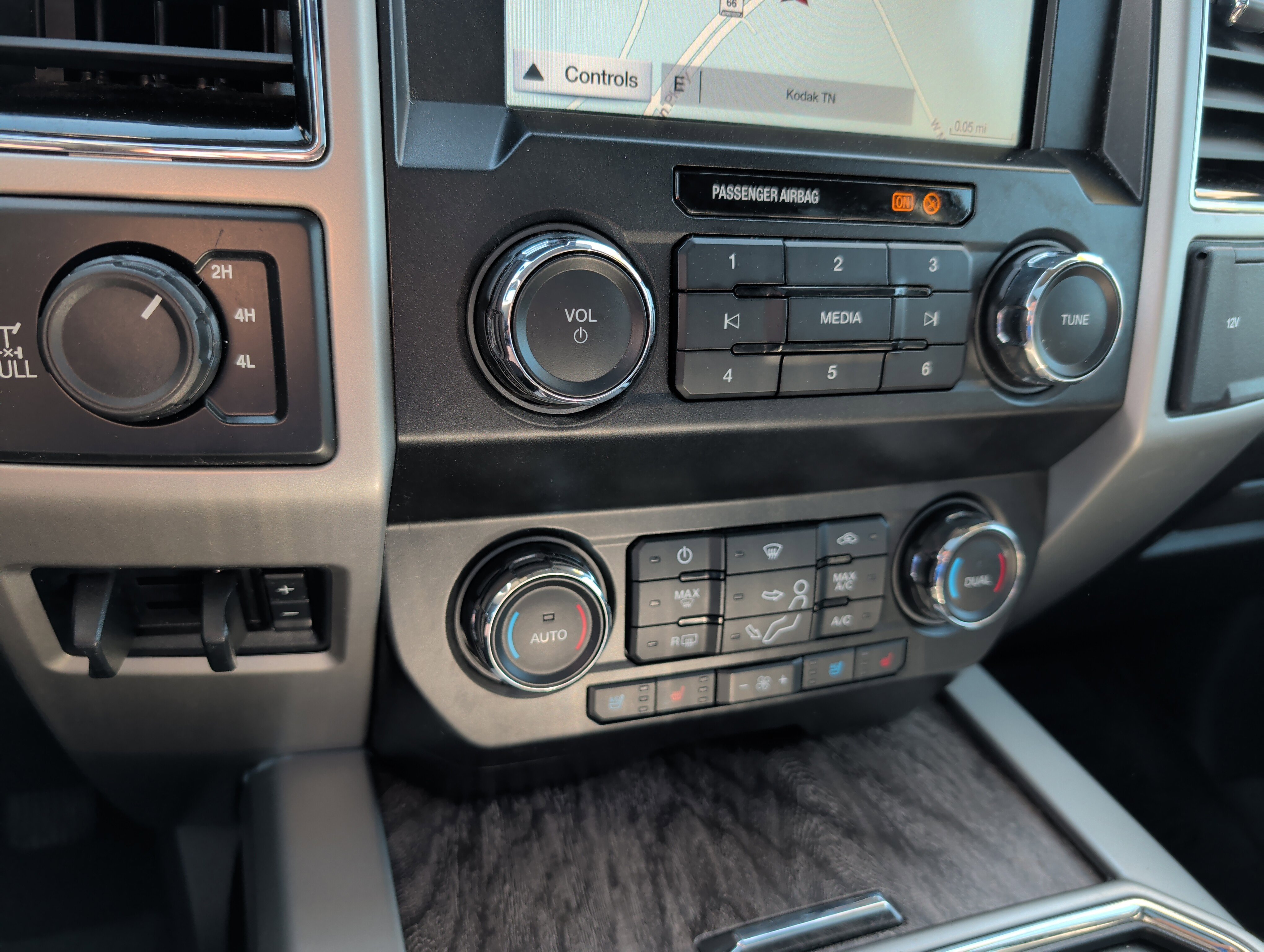 Used 2019 Ford F350 Lariat w/ Lariat Ultimate Package image 33