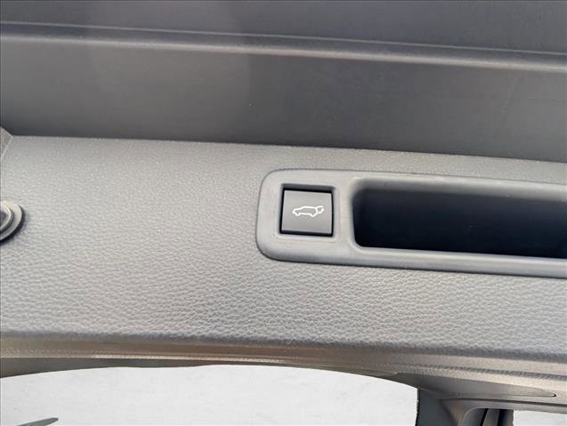 New 2025 Toyota Highlander Platinum image 10