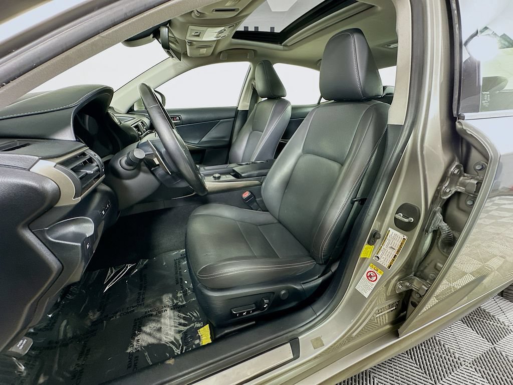 Used 2018 Lexus IS 300 w/ Accessory Package 2 RWD image 23
