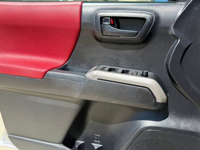 Used 2020 Toyota Tacoma SR5 image 24