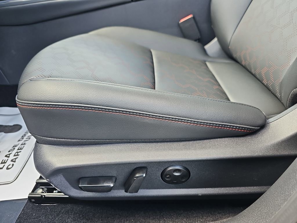 New 2026 Nissan Sentra SR w/ SR Premium Package FWD image 31