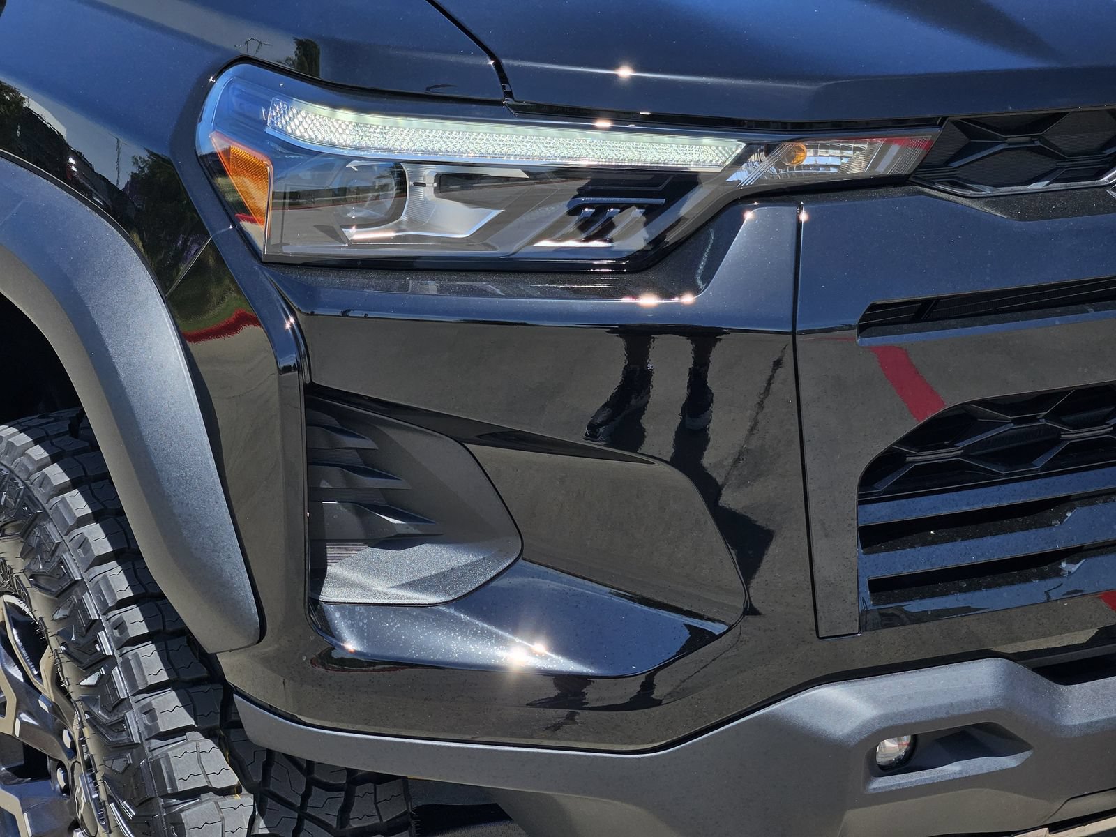 New 2026 Chevrolet Colorado ZR2 w/ Technology Package AWD/4WD image 9