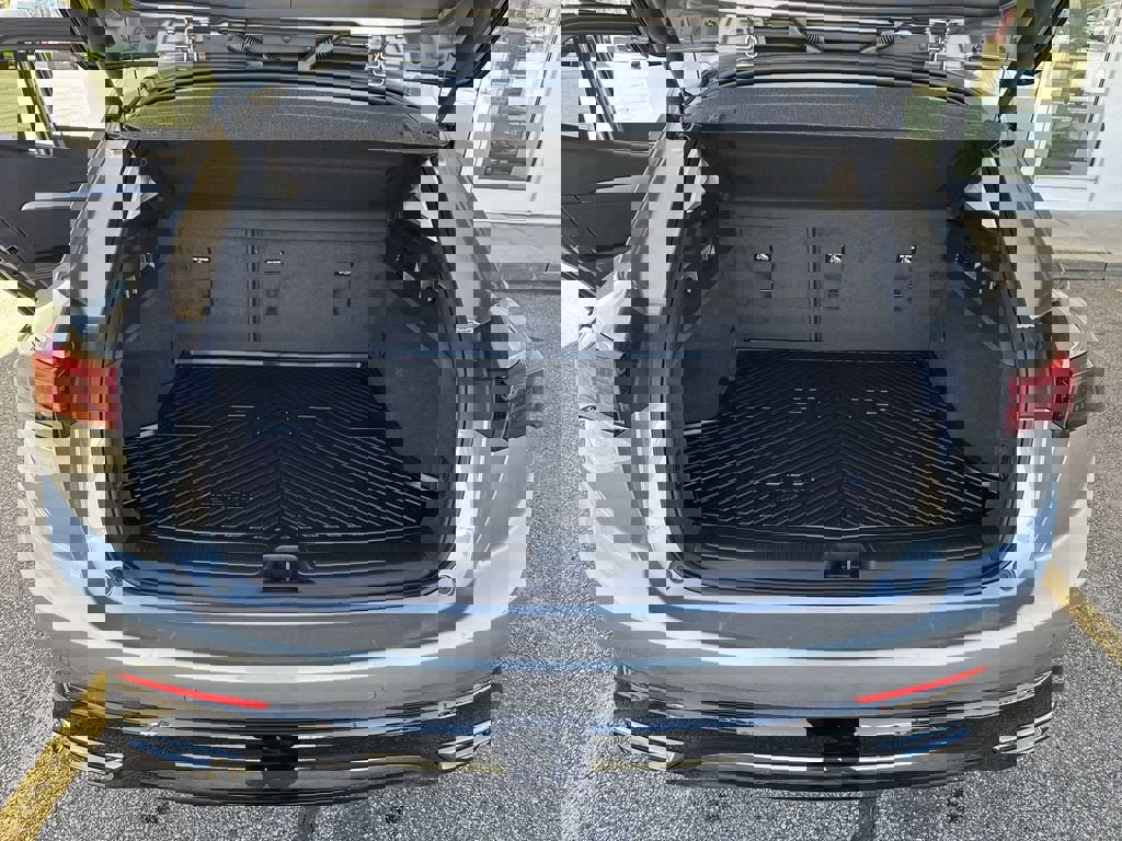 Certified 2025 Buick Envision Sport Touring image 19