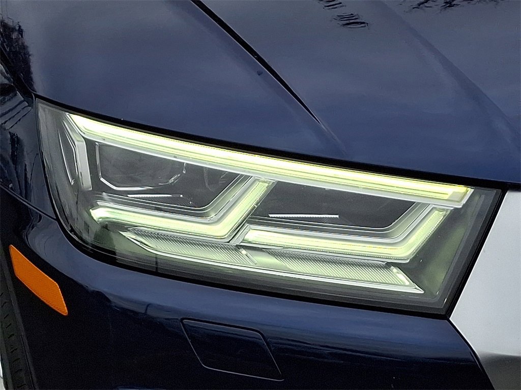 Used 2018 Audi SQ5 Premium Plus w/ Navigation Package image 15