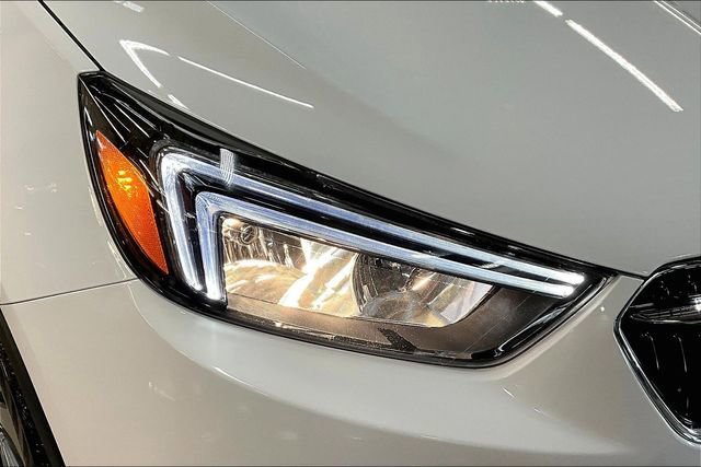 Certified 2022 Buick Encore Preferred w/ Safety Package AWD/4WD image 32